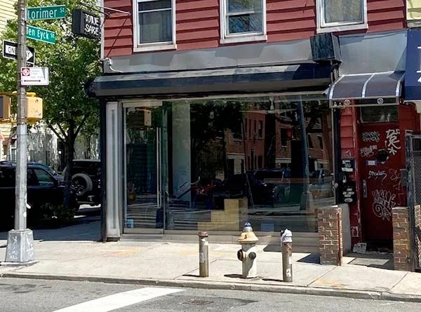 Illadelph Organic Vodka at De Wine Spot – Brooklyn, NY (Williamsburg)